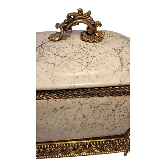 Elegant Kordenbroek Crackle Finish Decorative Box with Gold Baroque Details - Picture 5 of 7
